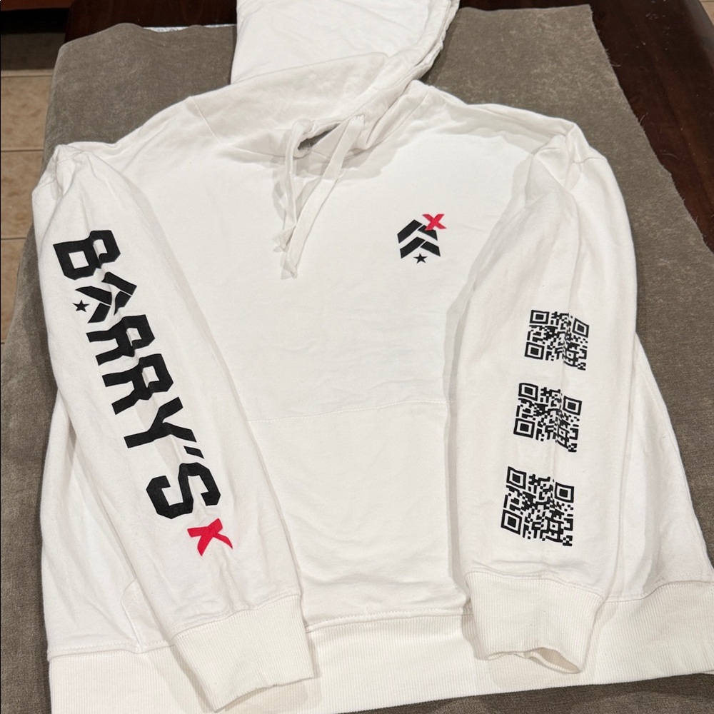 🔹Barry’s Bootcamp White Hoodie – Size M…